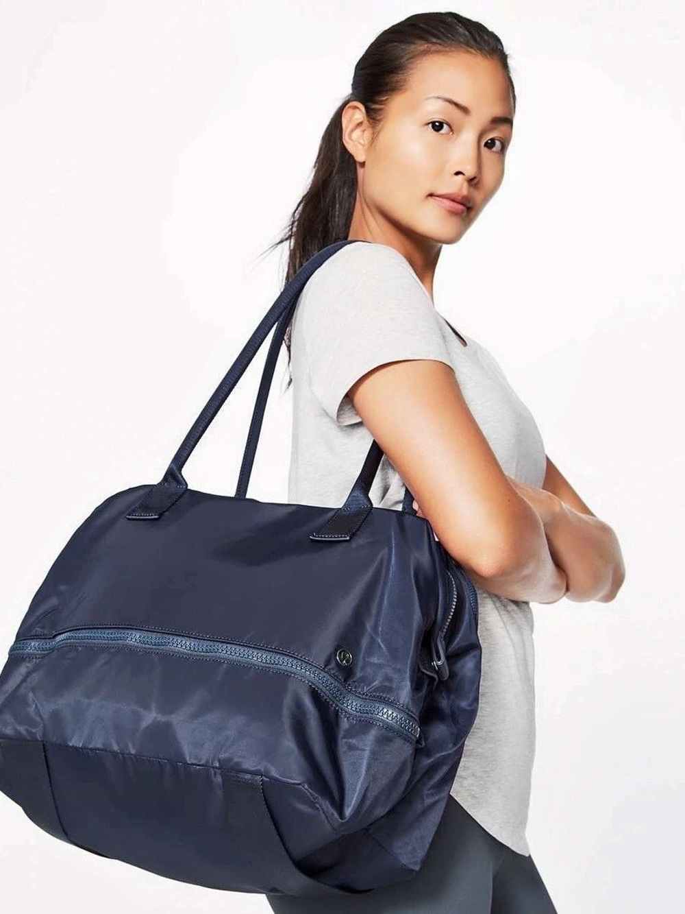 LULULEMON GO LIGHTLY DUFFEL MIDNIGHT NAVY